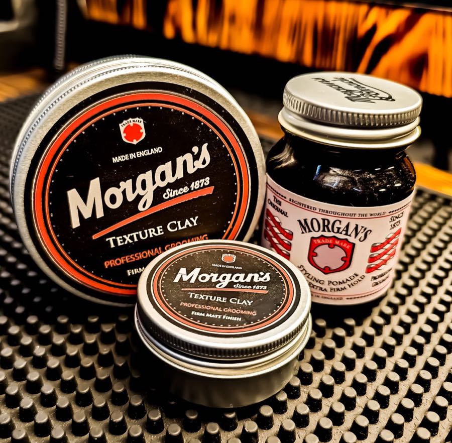 Глина для укладки Morgan's на полке барбершопа